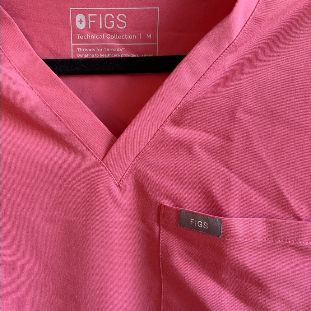 Figs Coral Pink Scrub Set XL top/ XLP bottom